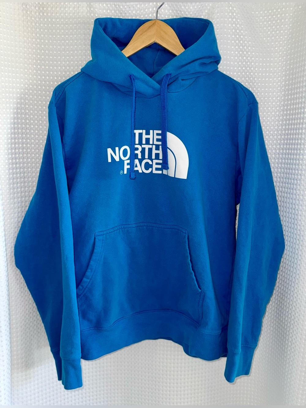 2/60$ NORTH FACE men’s blue hoodie size Large